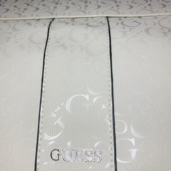 GUESS WALLET 💕 - Picture 6 of 6